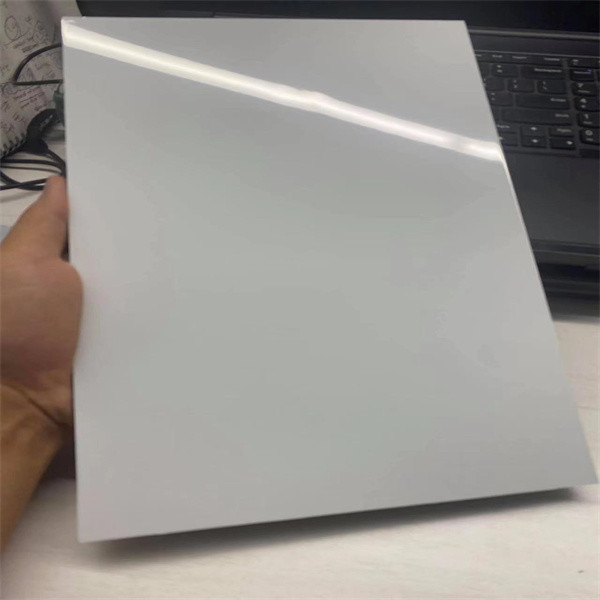Panneau composite en aluminium à base d' alucobond ACP très brillant pour le revêtement de panneaux d' affichage, les volets de rideau et la décoration intérieure
