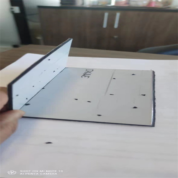 Panneau composite en aluminium miroir recouvert de nano-PVDF pour des décorations architecturales élégantes et modernes
