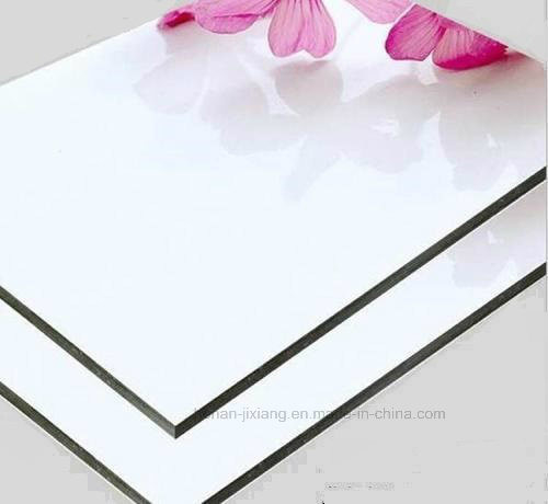 Panneau composite en aluminium de couleur brillante ACP léger pour les bâtiments et les installations intérieures