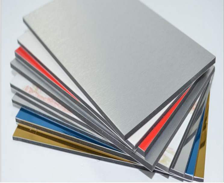 Prix compétitif Panneau composite d'aluminium en alliage d'aluminium 4 * 8 pieds Taille pour intérieur et extérieur