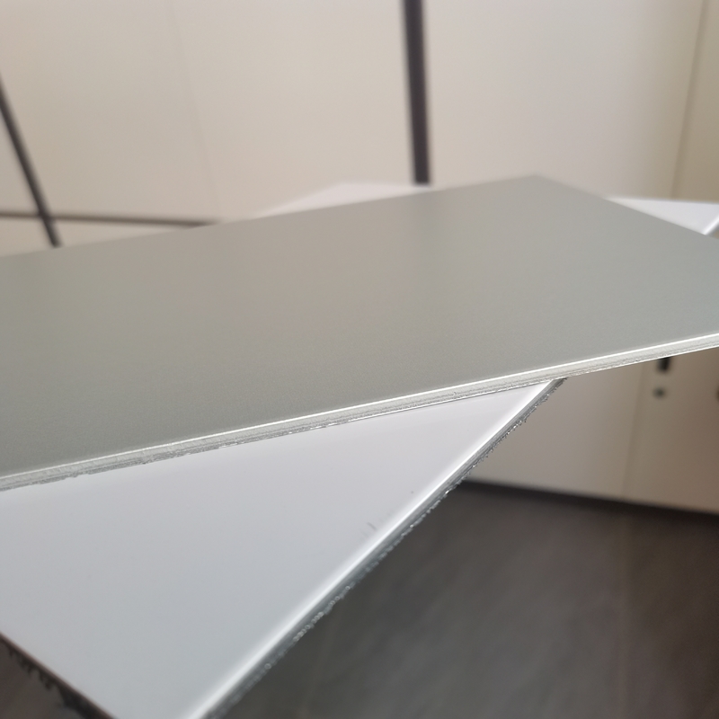 ALD 8802 noyau incassable gris argenté Panneau composite en aluminium pour signalisation et matériaux de construction