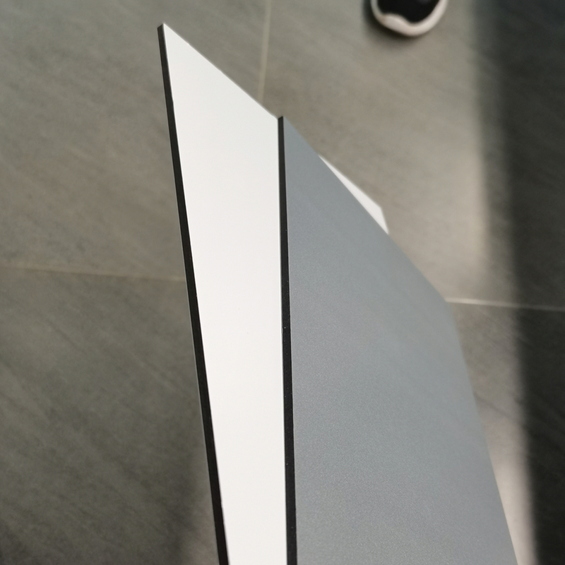 Panneau composite d'aluminium PVDF à base d'alucobond avec noyau indestructible et finition de surface brillante