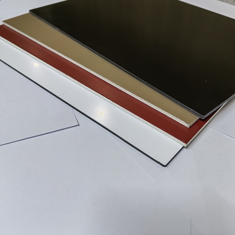 Installation facile Panneaux en aluminium ignifuges légers avec une excellente résistance à la corrosion