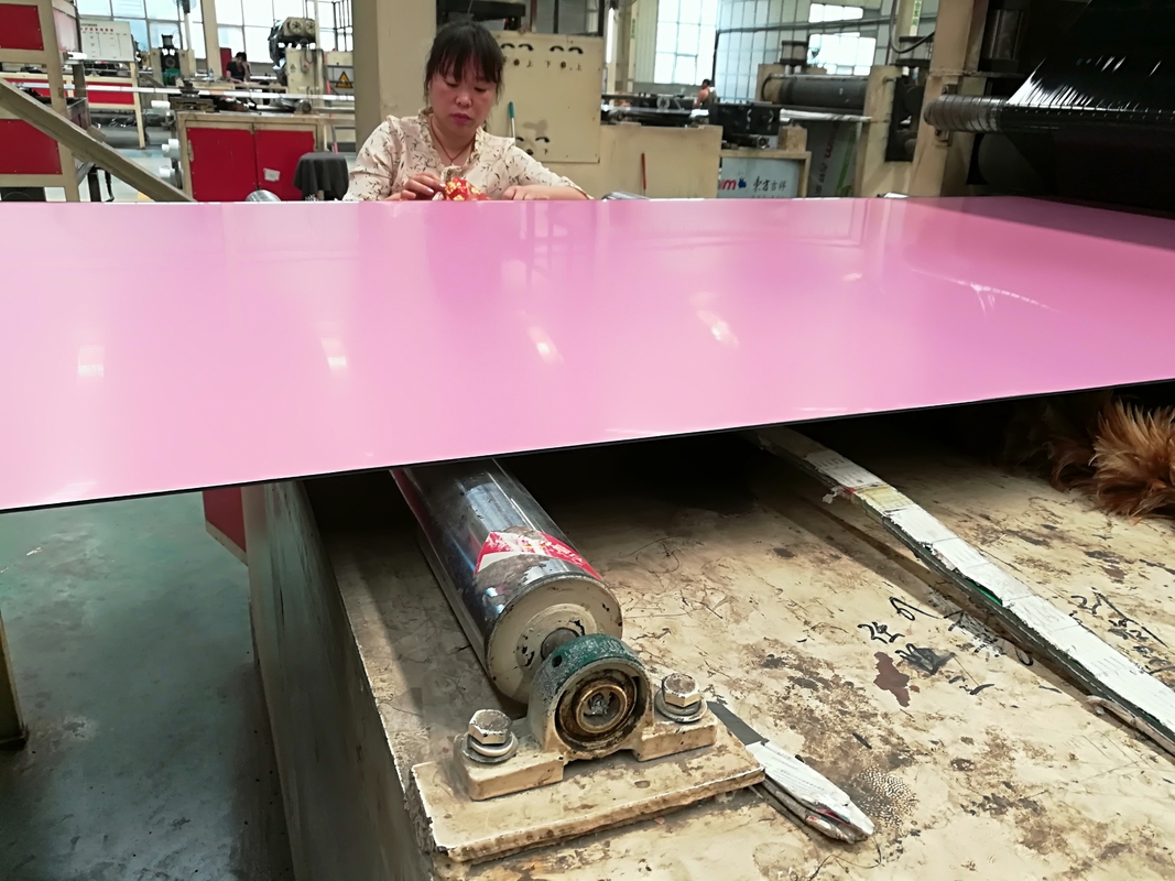 Panneau composite en aluminium finition de broyeur pour la décoration extérieure / intérieure des bâtiments léger et polyvalent
