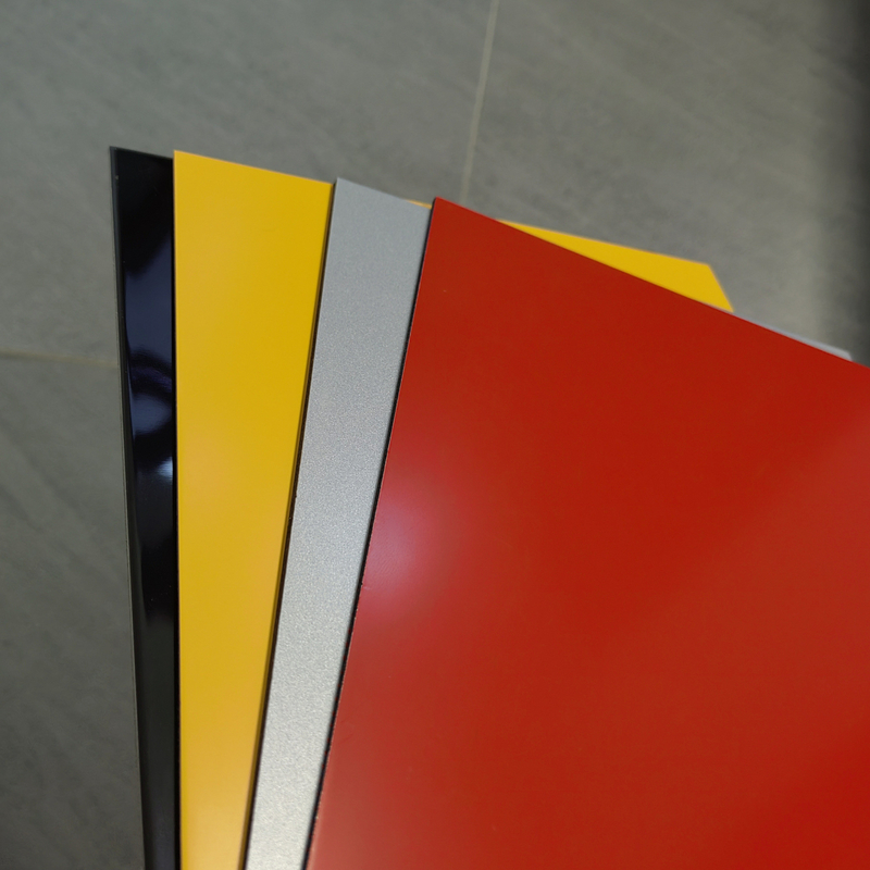 Panneau composite en aluminium à film protecteur OEM avec un haut brillant et une épaisseur de bobine d'aluminium de 0,022 mm à 0,050 mm