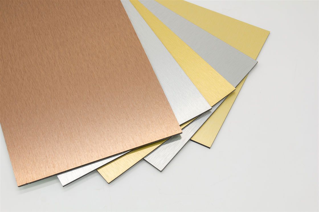 Panneau en aluminium brossé 1220x2440mm, revêtement PVDF, résistant aux intempéries pour mur-rideau ISO 9001, en stock