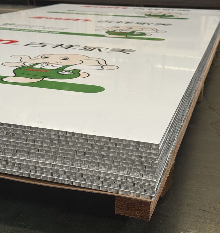 Panneau en aluminium pour plafonds, toits, murs intérieurs et extérieurs, etc.
