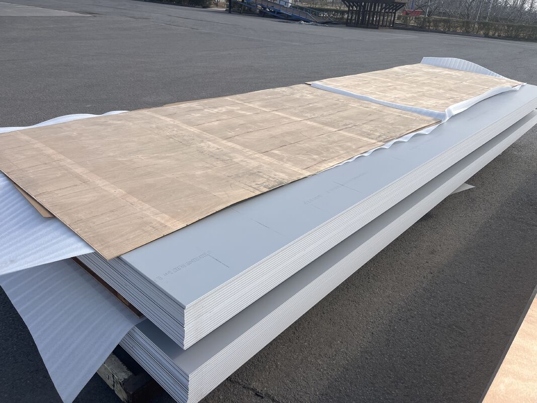 FR Classe A2 PVDF revêtu à l'épreuve du feu ALUDONG Panneau composite en aluminium Épaisseur 4 mm pour les bâtiments