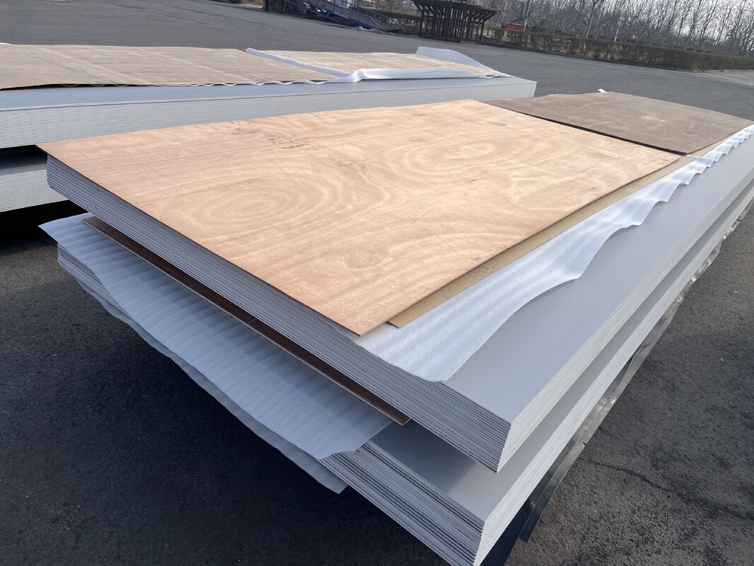 FR Classe A2 PVDF revêtu à l'épreuve du feu ALUDONG Panneau composite en aluminium Épaisseur 4 mm pour les bâtiments