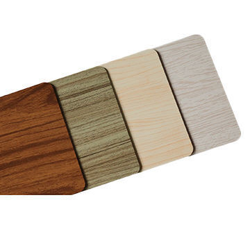 Emballage sécurisé Panneau composite en bois d'aluminium de 4 mm, revêtement PVDF, isolation acoustique pour panneau mural d'aéroport de qualité Alucobond