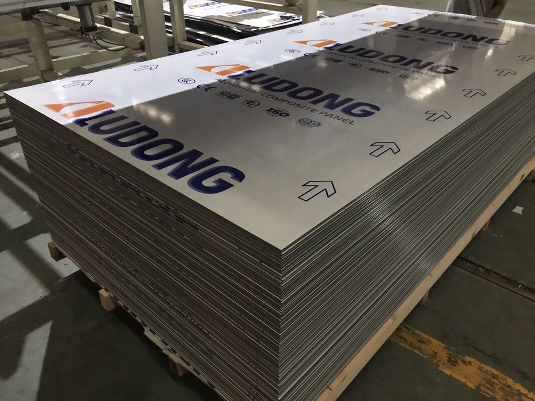 Grèce Panneau composite en aluminium PE de qualité pour affichage et décoration intérieure
