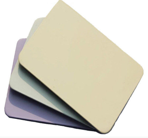 Panneau composite en aluminium à base d'alucobond ACP coloré pour le revêtement de panneaux d'affichage