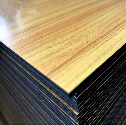 Vente à chaud de panneau ACP en tôle d'aluminium 4x8 ft Disponible sur mesure, facile à installer, matériau de construction pour la décoration intérieure et extérieure