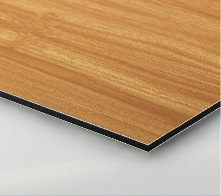 Panneau composite en aluminium avec finition de surface et fond décoratif