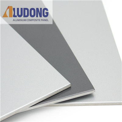 Isolement acoustique A2 FR Ligne de panneau composite en aluminium pour une ligne de production de 1220 mm de largeur