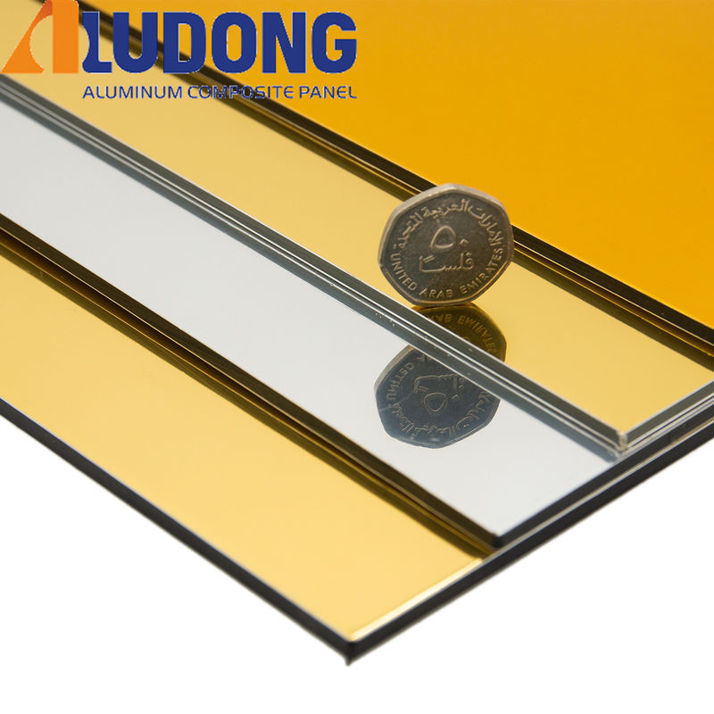 Panneau composite en aluminium miroir pour décorations architecturales Léger Haute dureté Résistant aux intempéries