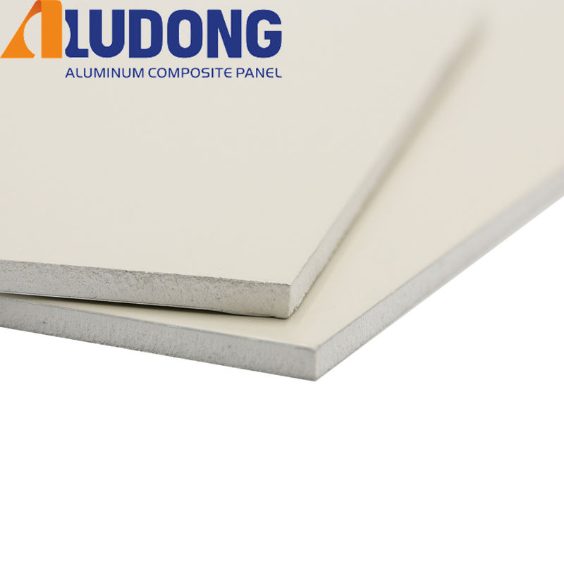 Panneau composite d'aluminium à base d'aluminium de 0,3 mm ACP pour les murs de rideau