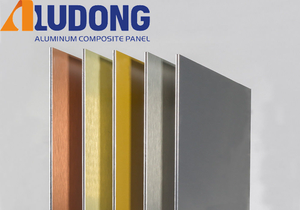 Panneau en aluminium brossé 1220x2440mm, revêtement PVDF, résistant aux intempéries pour mur-rideau ISO 9001, en stock
