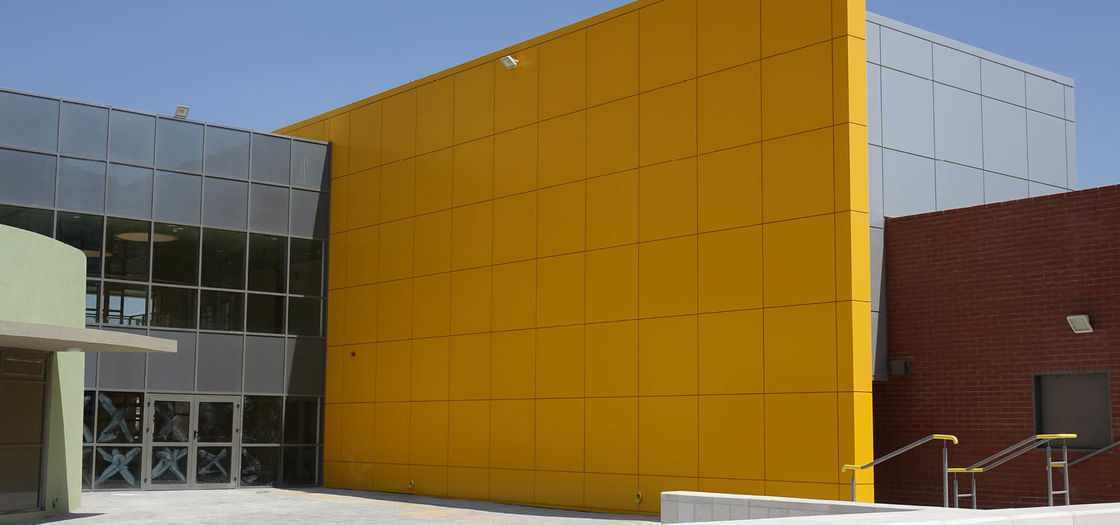 Panneau composite en aluminium très brillant avec revêtement PVDF Protection ultime pour la surface de votre bâtiment