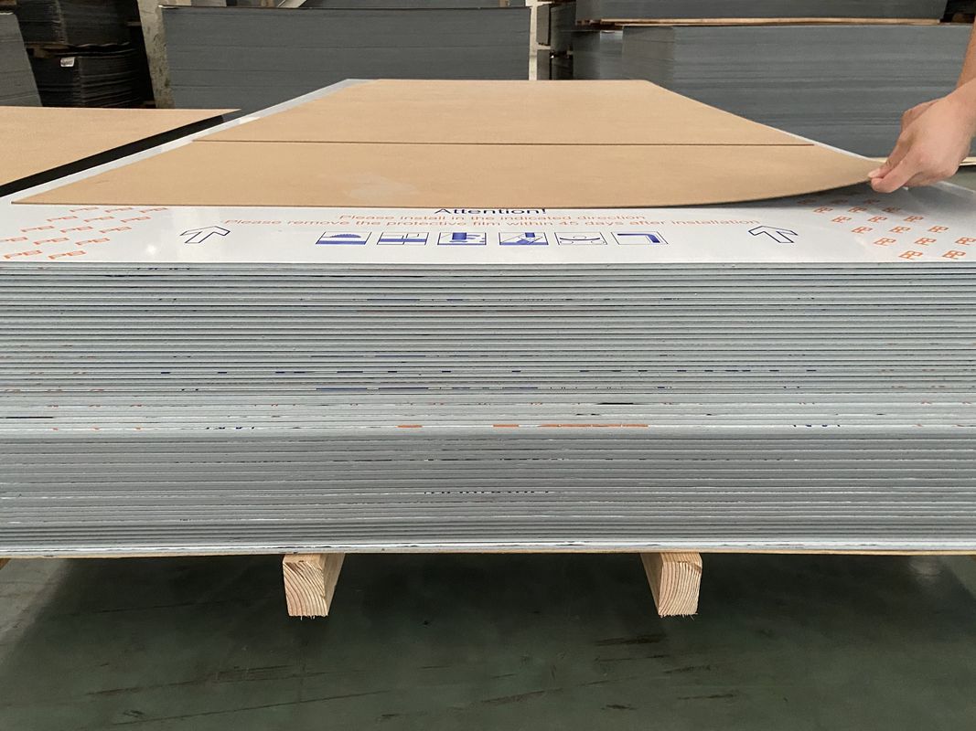 La taille maximale atteint 2000*6000mm Panneau composite en aluminium Solution ultime pour vos besoins de construction