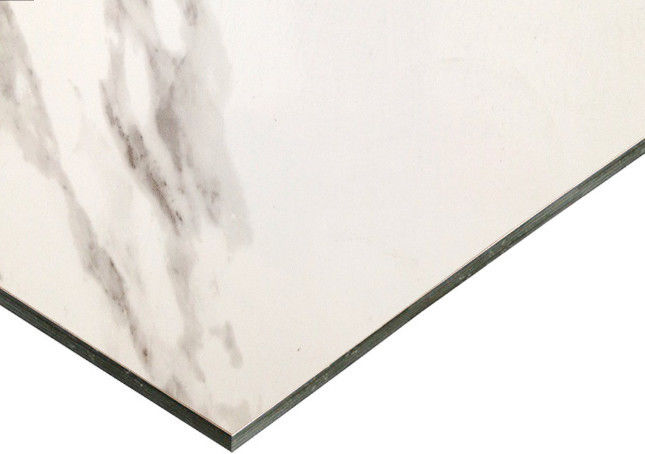Panneau composite en aluminium PVDF de 4 mm, finition de grain de marbre à haute brillance, panneau Alucobond pour revêtement mural d'hôtel de luxe, décoration de hall
