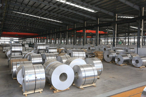 PVDF revêtement de bobine d'aluminium prétraitée pour la production ACP Décoration extérieure des murs