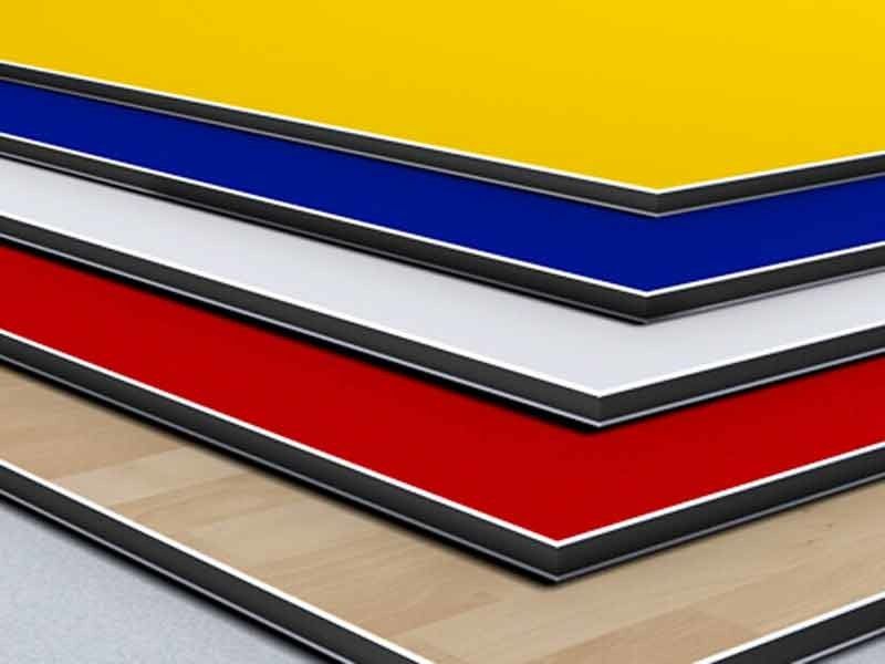 Le panneau composé en aluminium pour le polyester UV de couleurs de côtés de l'impression deux a traité