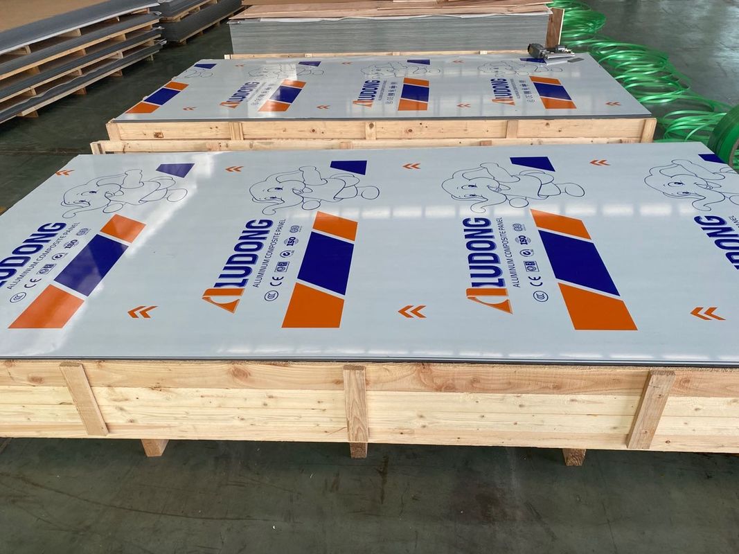 Améliorez l'esthétique de votre bâtiment avec des panneaux composites en aluminium brossé