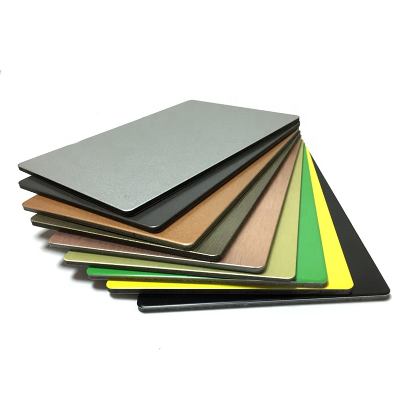 Panneau composite en aluminium revêtu de 25um-30um PVDF pour les façades de bâtiments modernes et élégantes