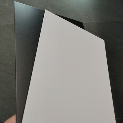 panneau composé en aluminium de PE d'épaisseur de 3mm pour le panneau d'affichage 0,15 Mmx 0,15 millimètres