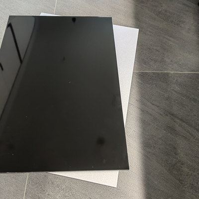 Panneau composé 1250mm de couleur d'aluminium noir de PE pour la décoration intérieure