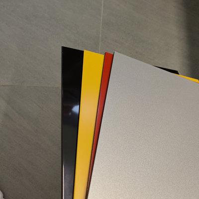 couleur brillante composée en aluminium du panneau 2440mm de PE de 3mm pour le Signage
