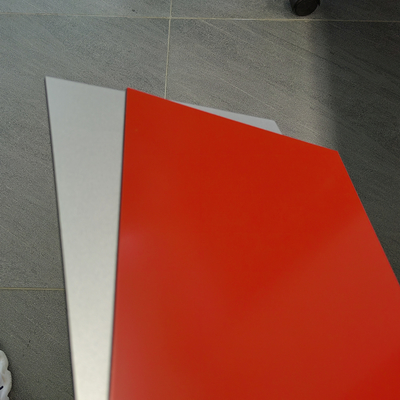 Largeur composée en aluminium du panneau 1220mm de PE de miroir métallique