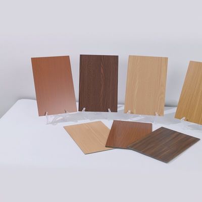 Fabrique Direct 2 mm bois grain aluminium plaque plastique PE revêtue, non inflammable pour le mur de séparation vente à chaud feuille ACP