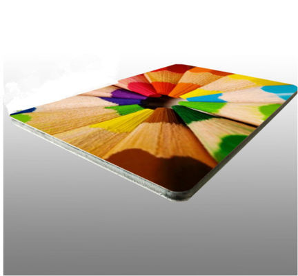 Plus de 100 tailles et couleurs de revêtement imprimable UV Panneau composite d'aluminium de marque Aludong ACP pour la décoration de la signalisation