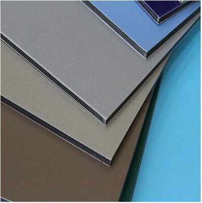 Résistance à l'écaillage supérieure à 7 N/mm Panneau composite en aluminium PVDF grade ignifuge B1/A2