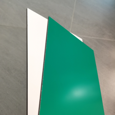 Le revêtement couvre le panneau composé en aluminium ACP de PVDF pour le mur rideau 0.30mm x 0.30mm